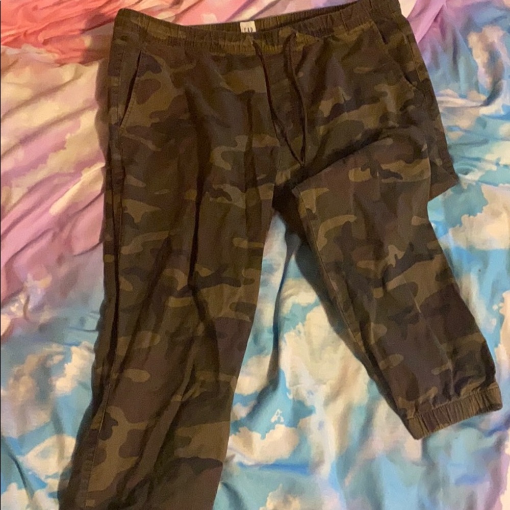Men’s Gap Camo pants